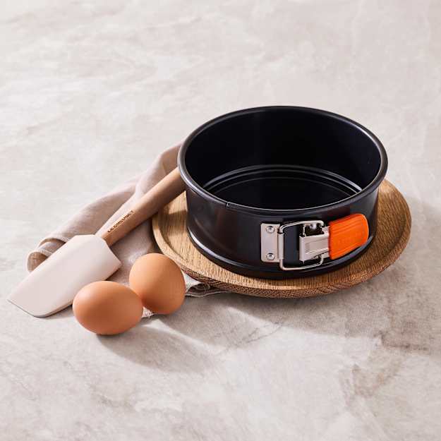 Le Creuset Toughened Non Stick Round Springform Pan 16cm | Kitchen